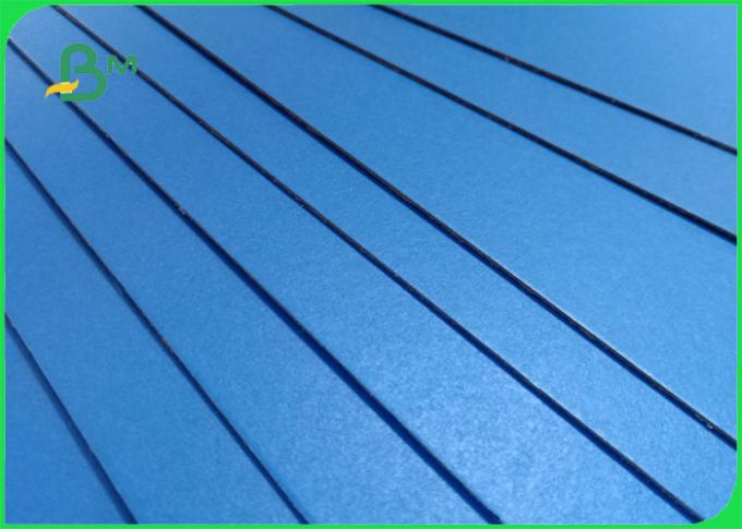 Classez le carton brillant laqué résistant à l'usure bleu de finsh de 720*1020mm en feuille