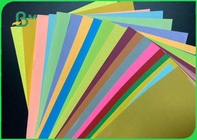 feuille colorée lisse extérieure de carton de 180gsm 210gsm pour faire le cadeau de DIY