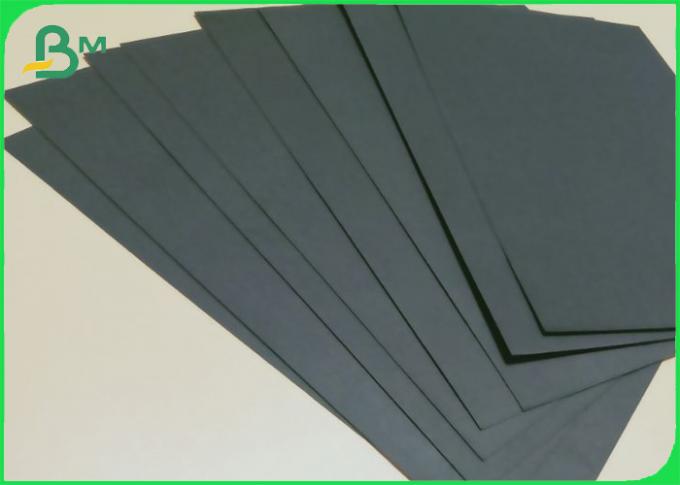 Panneau de carte noir stratifié non-enduit 110g - 2000g pour l'emballage et l'impression