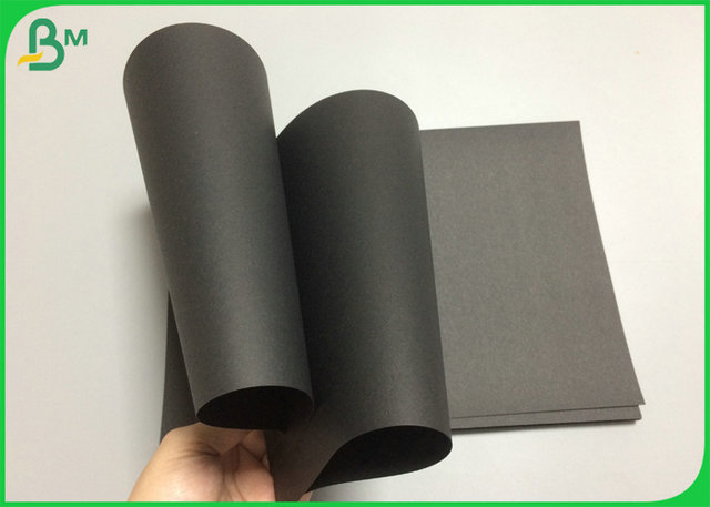 880mm 1000mm Uncoate 100gsm - le carton de Papier d'emballage du noir 300gsm pour les sacs de expédition créent