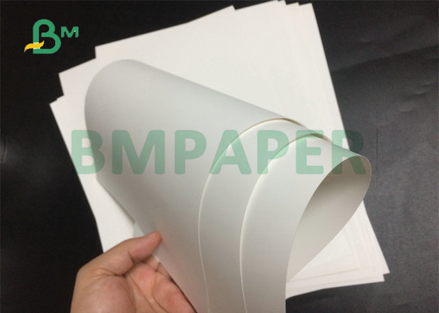 papier synthétique thermique blanc résistant de la larme 130um 150um de largeur de 1300mm pour faire le label