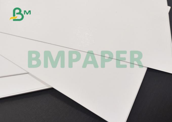 128gsm satin blanc lumineux C2S de papier pour des brochures rigidité à hauteur de 25 x 38 pouces