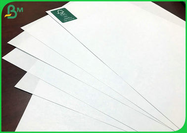 20 livres FSC ont certifié le papier excentré non-enduit libre en bois à grain long dans les bobines