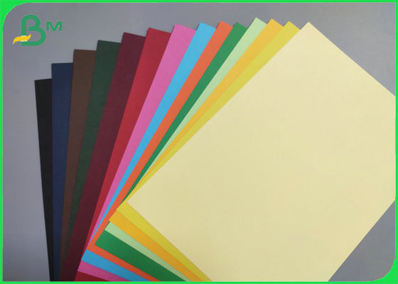 carton coloré jaune rouge de bonne rigidité de 180gsm 230gsm pour le papier d'origami de Diy