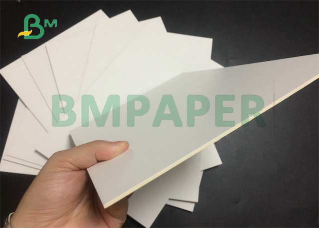 2MM 3MM ont réutilisé le tableau blanc stratifié bilatéral enduit pour la boîte de paquet dégradable