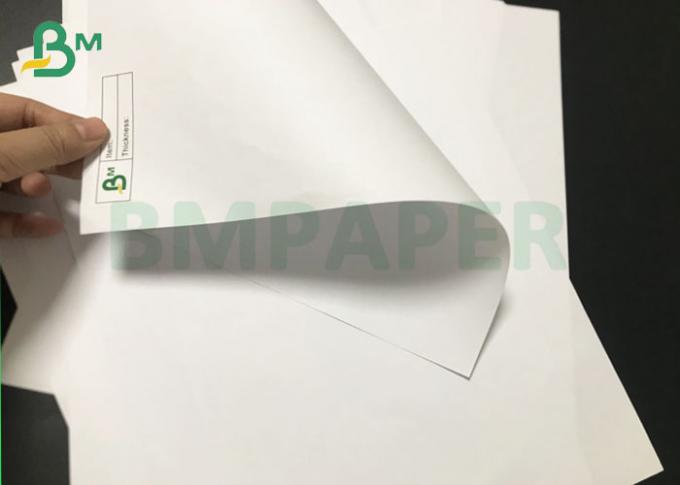 Le haut papier vergé blanc opaque non-enduit blanc de 60grs 70grs couvre 70 * 95cm