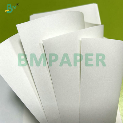 65 g 75 g de papier crème non recouvert pour le produit 700 x 1000 mm