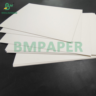300 gm + 15 g de papier enduit en PE de qualité alimentaire pour les contenants de déjeuner 700 x 1000 mm
