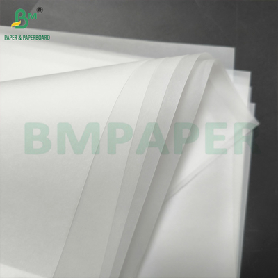 Ruloir de papier de traçage de croquis blanc et coloré pour tracer et coudre