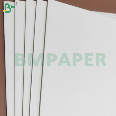 1 mm Taux élevé d'absorption de l'eau Feuilles de papier absorbant pour les sous-vêtements