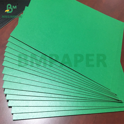 700 x 1000 mm 1,2 mm 1,5 mm Carton vert laqué Dos gris Carton solide