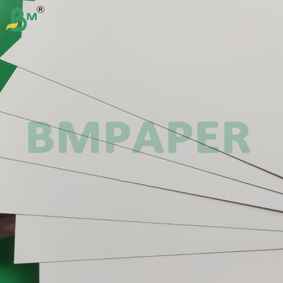 200 gm de carton kraft blanc à haute rigidité pour noyaux de papier