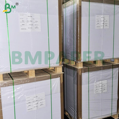 300 gm Pâte recyclée 700*1000 mm Feuille de papier de fond blanche et grise revêtue