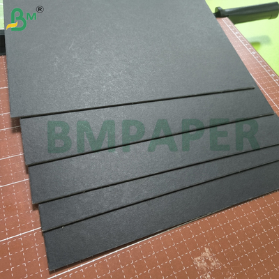 Carte de couverture noire de stock 92lb 250gm épaisse double face papier noir non revêtu