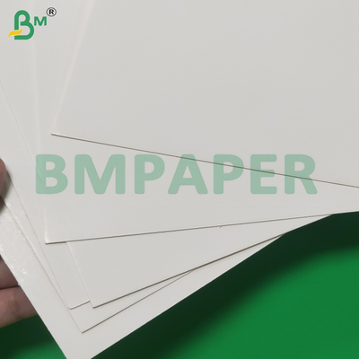 215GSM FBB Surface lisse Feuilles de carton blanc Bon effet d'impression