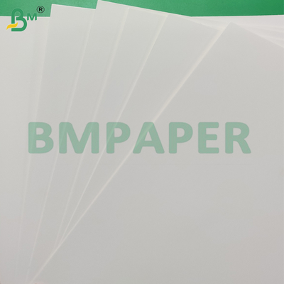 215GSM FBB Surface lisse Feuilles de carton blanc Bon effet d'impression