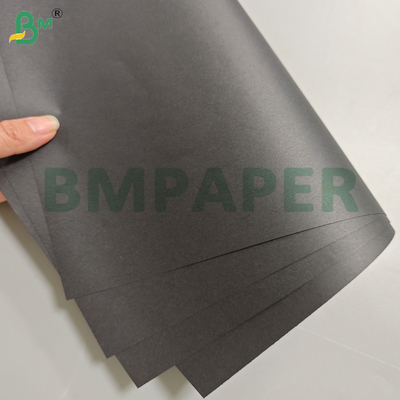 Rouleaux de papier kraft noir durable 80 g/m² pour la fabrication de sacs de courses