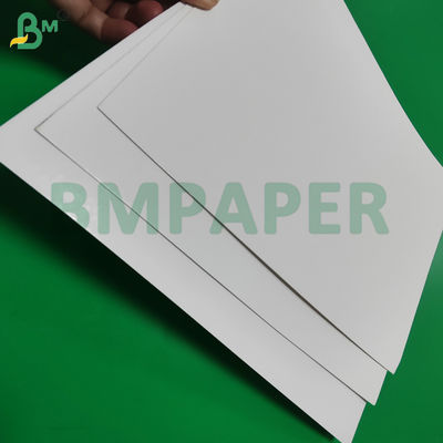 325 gm Carton à bulles blanc pour emballage électronique Blancheur élevée 22' x 34'