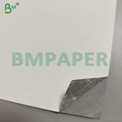 320gsm 330gsm C2S Feuilles de papier cartonné à âme noire pour cartes à jouer