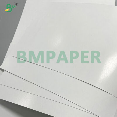 310gm Résistance au pliage lisse Noir TCG Cardstock pour l'impression de cartes de jeu