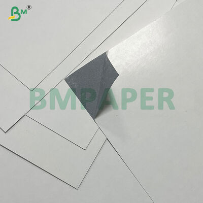 310gm Résistance au pliage lisse Noir TCG Cardstock pour l'impression de cartes de jeu