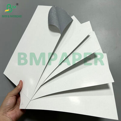 Carton TCG 71 x 95 cm, surface lisse, 310 g/m² 330 g/m², âme noire