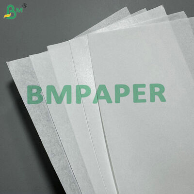 Excellente capacité d'impression et rigidité Papier kraft blanc 30 gm 40 gm à une face brillante de haute qualité pour sacs