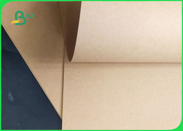 250 / 300 / 300gm Bonne résistance de la surface rouleau de papier kraft brillant pour l' emballage