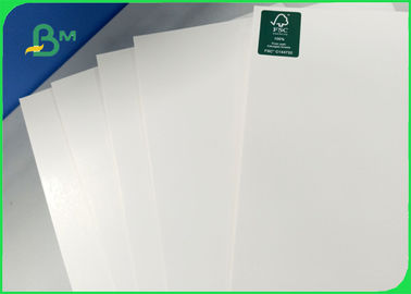 Largeur 700 × 1000 mm Bonne douceur 270 gm 300 gm 350 gm Carton d'ivoire Pour les colis