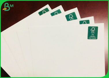 300GSM 610*860MM Couleur blanche C1S Carton d'ivoire pour la fabrication de boîtes pliantes