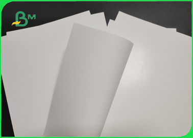 Papier de carte d'art brillant ou mat de 150 à 300 grammes pour la publicité en brochure blanche