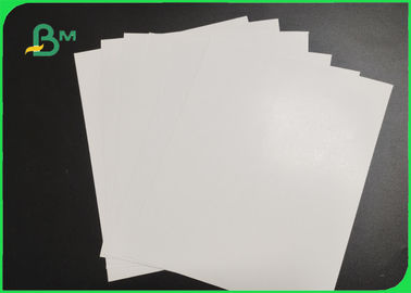 Papier de carte d'art brillant ou mat de 150 à 300 grammes pour la publicité en brochure blanche