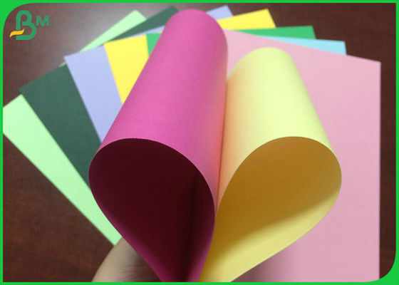 SGS approuvé 230gm 250gm feuille de papier coloré avec impression en couleur stable