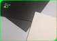 carton gris stratifié par 2.5mm de 2mm avec un noir latéral pour le dossier 100 x 70 cm de voûte